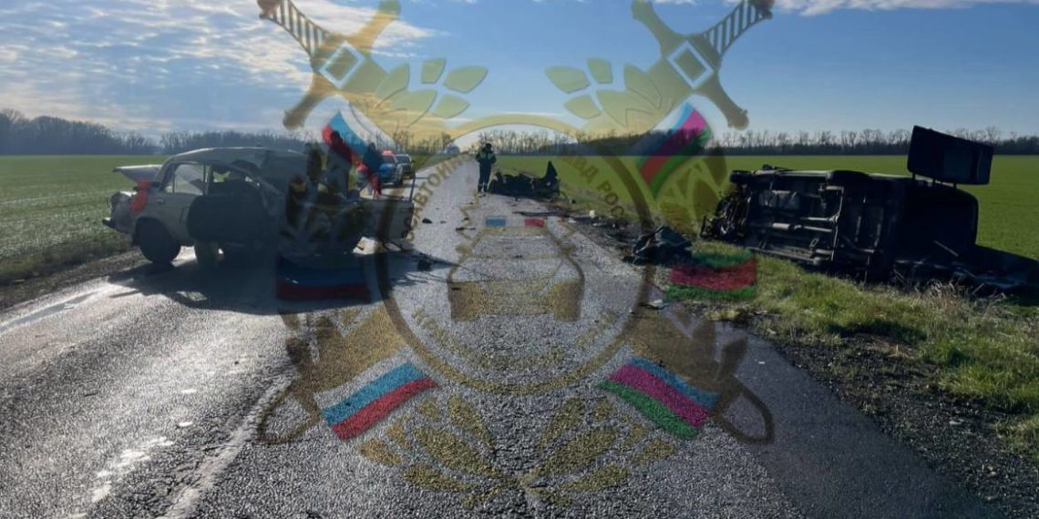 В ДТП с микроавтобусом на Кубани погибли водитель и пассажир «шестерки»