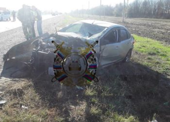 На Кубани 75-летний водитель Ford врезался в КамАЗ и погиб