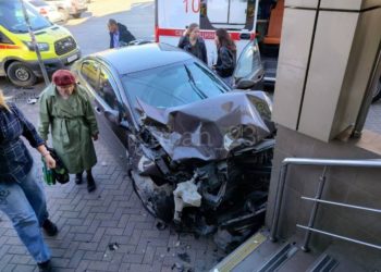 В ДТП со скорой в Краснодаре пострадала женщина-пешеход