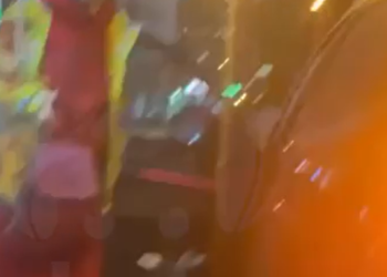 В Краснодаре у стоек “Вкусно и точка” возникла пробка из-за припаркованного авто