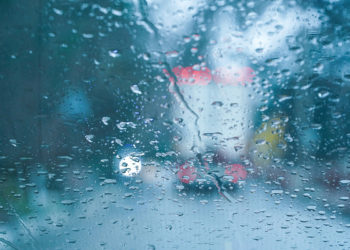 В Сочи ожидается дождь, гроза и ветер до 18 м/с 9 ноября