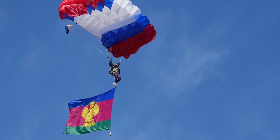 В Сочи откроют авиационно-спортивный клуб к 12 декабря