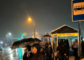 В Краснодаре школьники из нового микрорайона не могут уехать домой