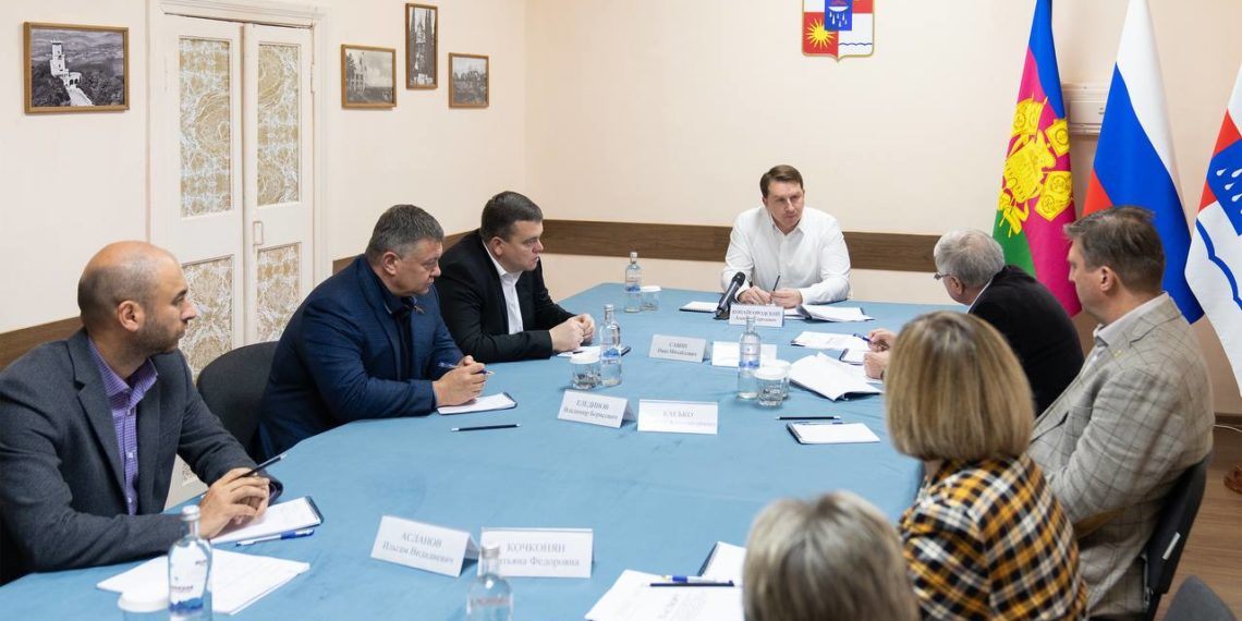 Копайгородский обсудил с хостинцами выполнение паспортов ТОС