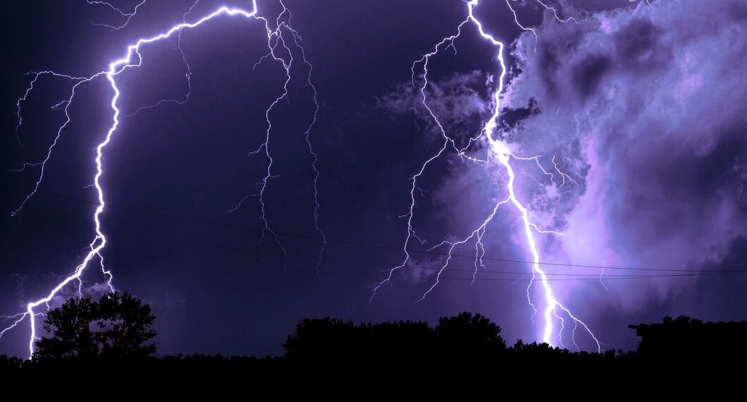 В Сочи будет лить и громыхать