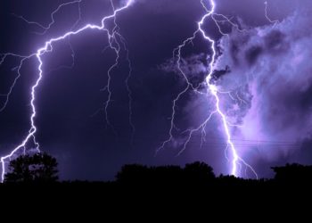 В Сочи будет лить и громыхать