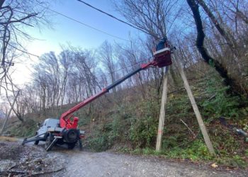 Бригады «Россети Кубань» ликвидируют последствия шквалистого ветра в Сочи