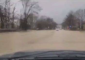 Километр трассы Джубга – Сочи залило дождем