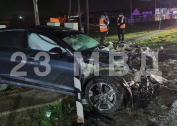 В ДТП с электричкой на Кубани пострадал водитель Kia