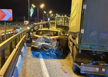 В ДТП с девятью машинами в Сириусе пострадали два человека