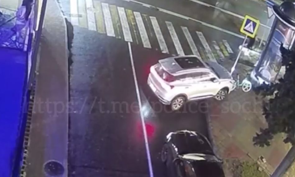 Пьяный сочинец угнал арендованную машину и уснул на пассажирском сиденье