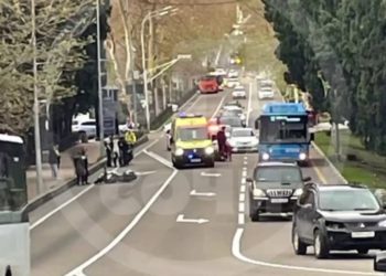 В Сочи автомобиль сбил мотоциклиста