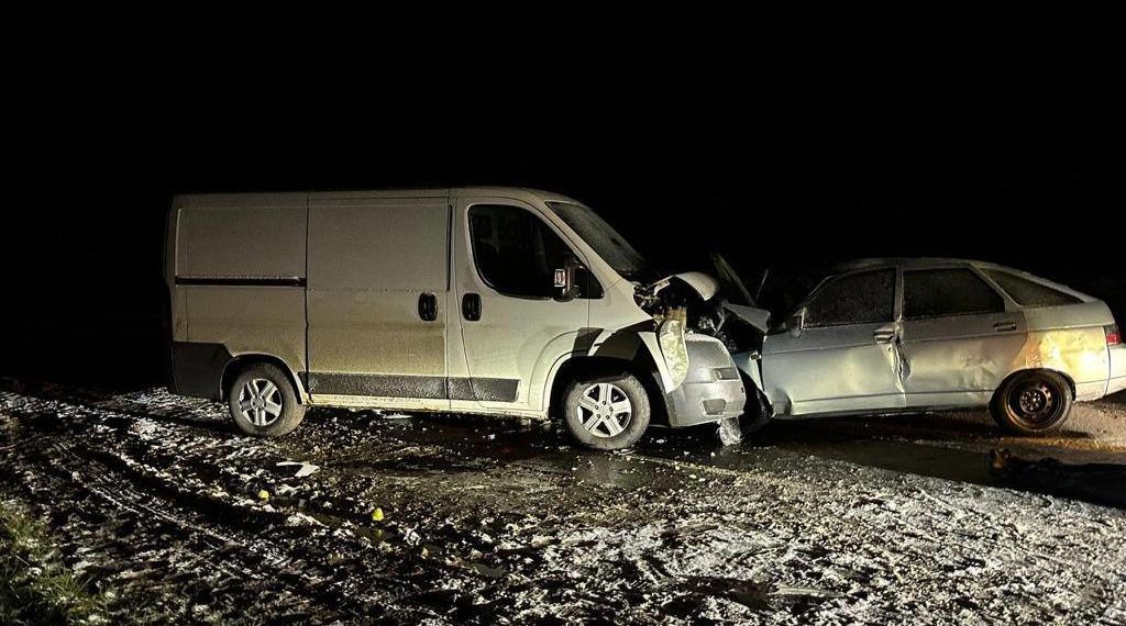 В ДТП с микроавтобусом на Кубани погибли два человека