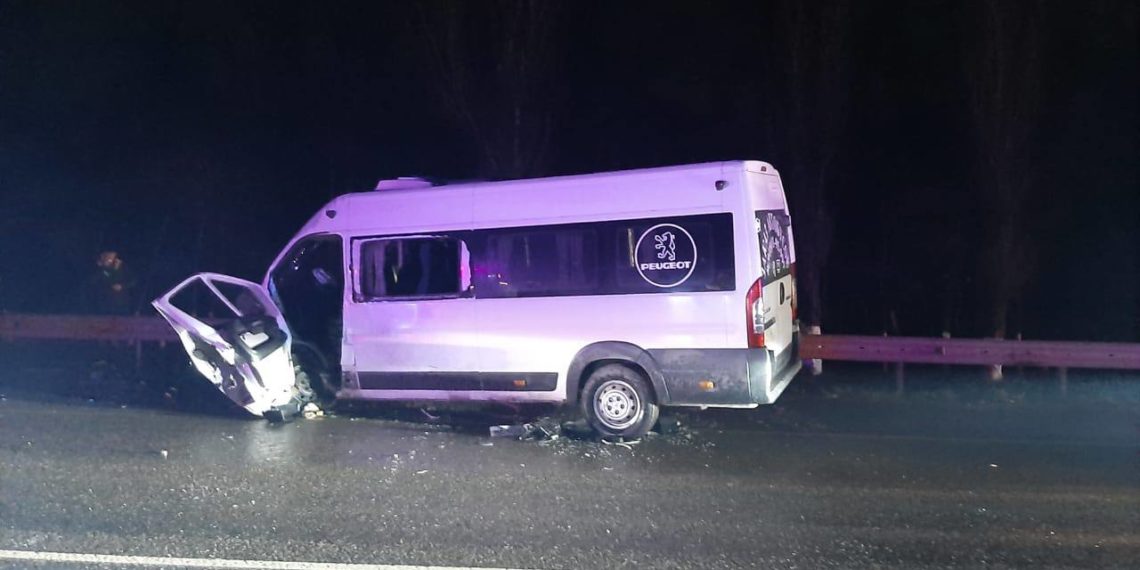 В ДТП с микроавтобусом на Кубани пострадали 7 человек