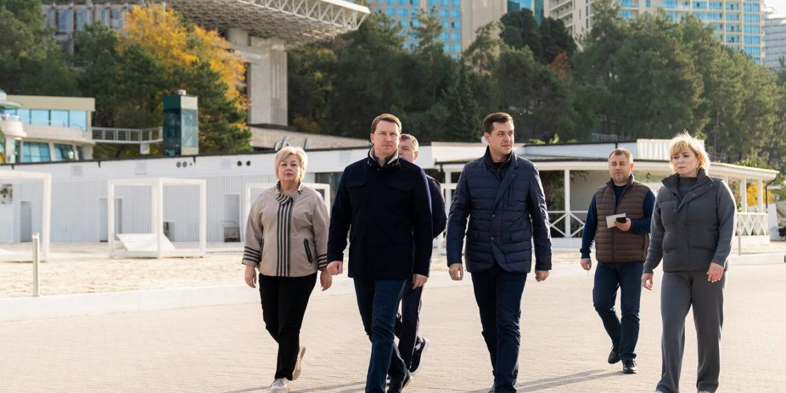 Копайгородский: в Сочи возобновили работу около 70% прибрежных кафе