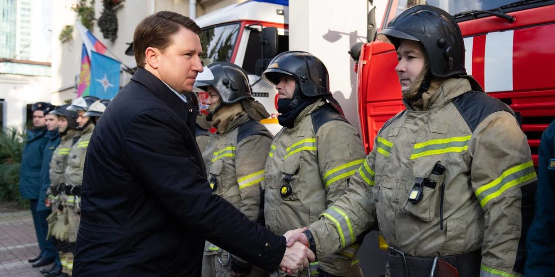 Копайгородский поздравил с наступающим Новым годом дежурных экстренных служб