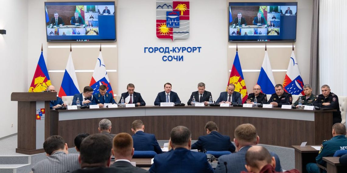 Копайгородский: на новогодние праздники в Сочи ждут около 250 тысяч туристов