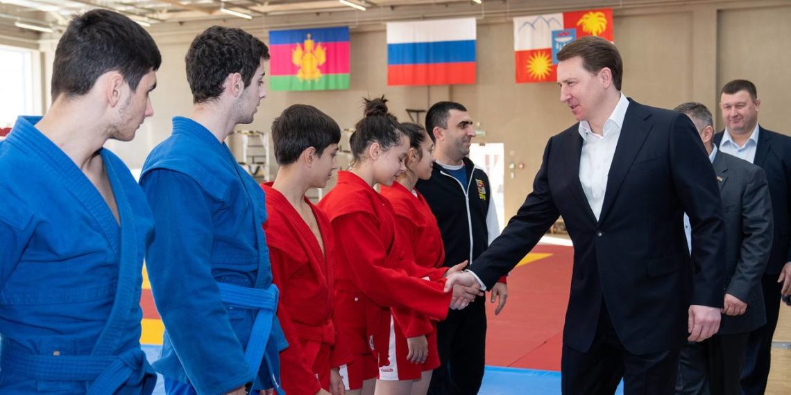 Копайгородский встретился с победителями соревнований Школьной Лиги Самбо