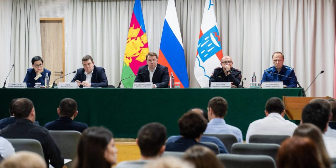 Копайгородский встретился с жителями Краевско-Армянского