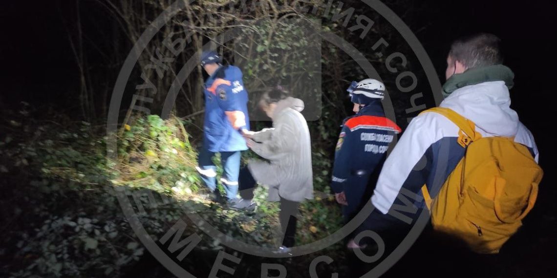 В Сочи спасли двух заблудившихся туристов