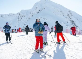 В новогодние каникулы курорт Красная Поляна принял 75 тысяч человек