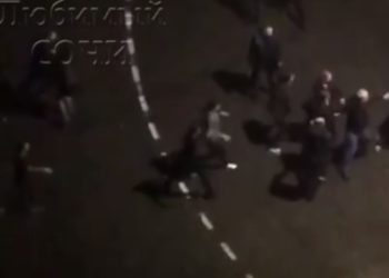 В Сочи произошла массовая драка прямо на дороге