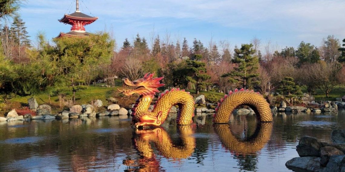 В Краснодаре в парке Галицкого поселилось сказочное чудовище