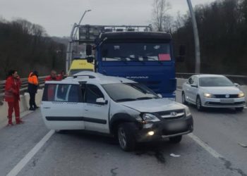 В ДТП с мусоровозом в Сочи погиб водитель «Лады»