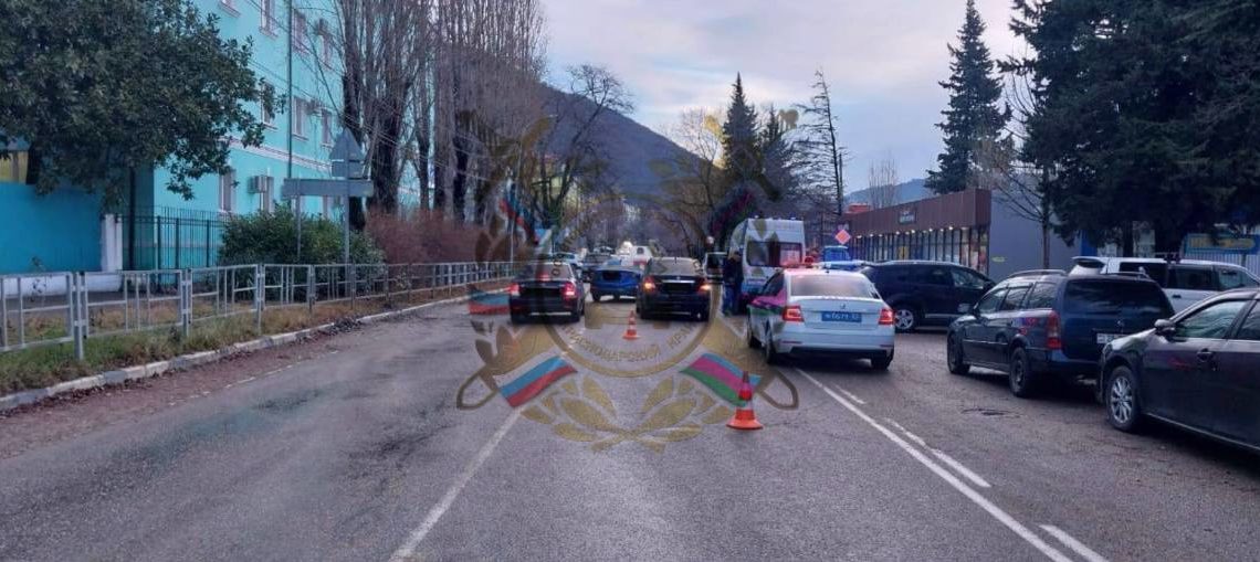 В Туапсе Nissan сбил 17-летнюю девушку