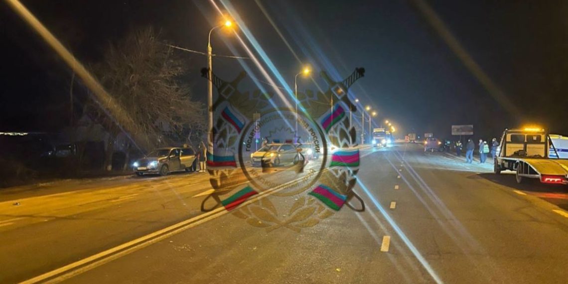 На Кубани мужчина попал под колеса двух авто и погиб