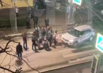 В Сочи таксист сбил мальчика на самокате