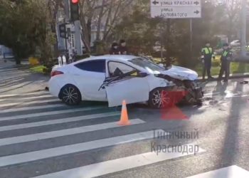 В ДТП с тремя иномарками в Краснодаре пострадали три человека