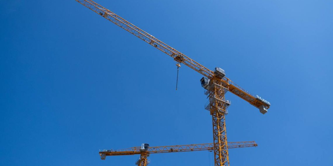 Копайгородский: в Сочи расселят 50 аварийных домов в 2024 году