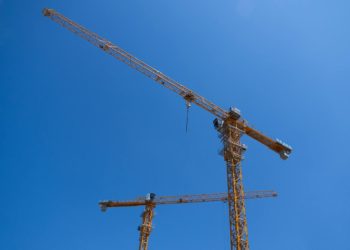 Копайгородский: в Сочи расселят 50 аварийных домов в 2024 году