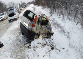 В ДТП с КамАЗом на Кубани погиб один человек, еще трое пострадали