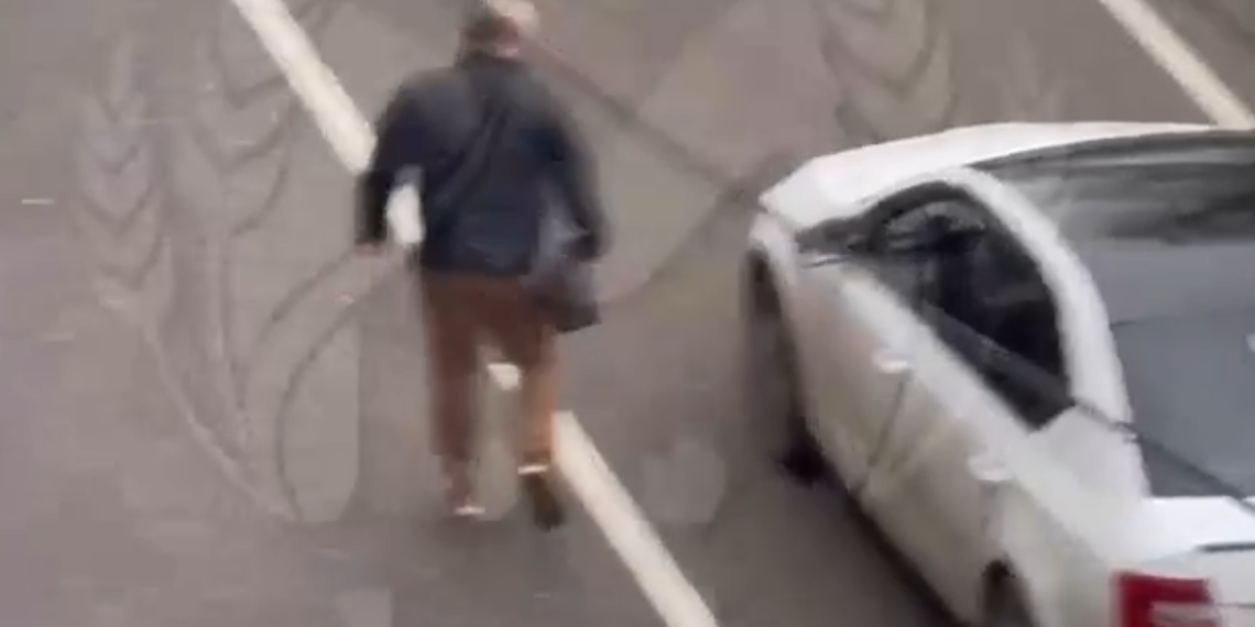 В Центральном районе Краснодара произошла стрельба. Пострадал один человек