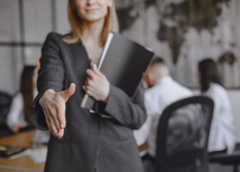 Эксперты поделились самыми высокодоходными вакансиями в Краснодаре