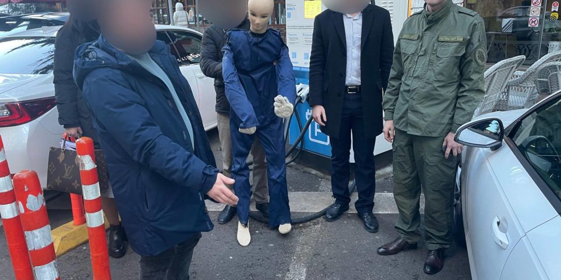 В Сочи мужчина получил по голове, ударился об асфальт и умер