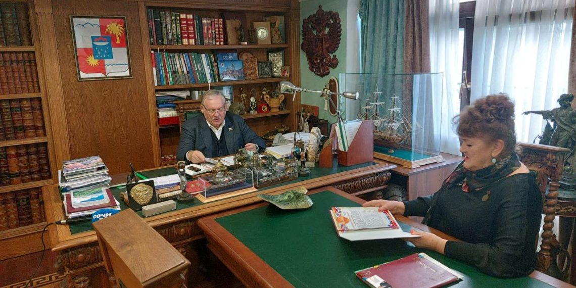 Константин Затулин обсудил с многодетными семьями проблемы предоставления земли