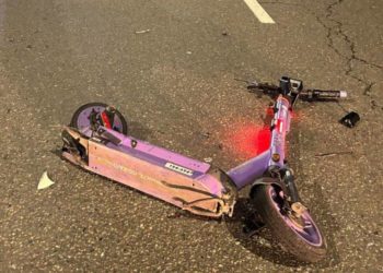 В Сириусе Hyundai сбил 23-летнего парня на самокате