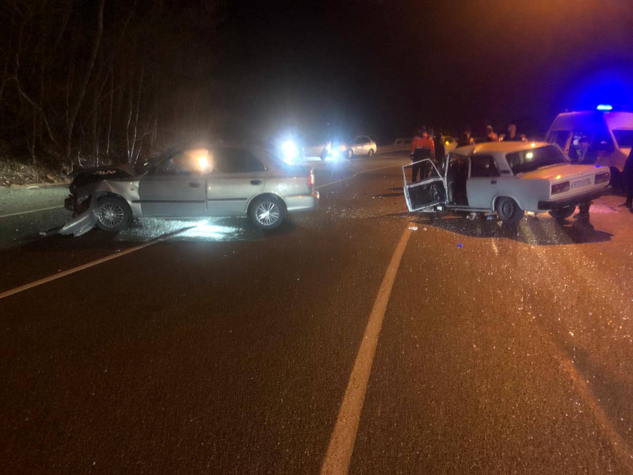 В ДТП с двумя авто в Сочи пострадали четыре человека | 19.02.2024 | Сочи -  БезФормата