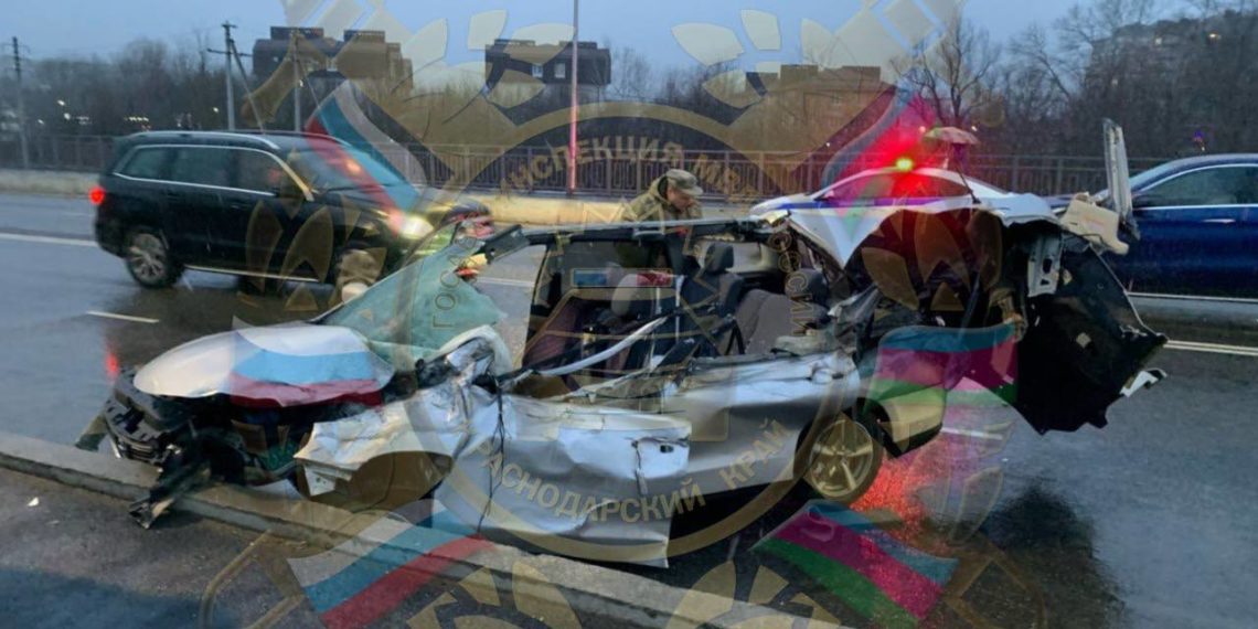 На Кубани водитель Nissan пострадал в ДТП с неуправляемым прицепом