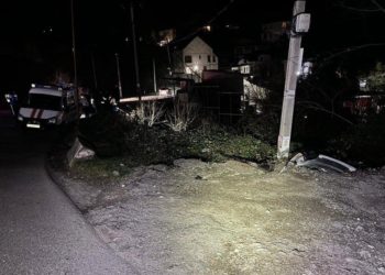 В ДТП с опрокинувшимся Hyundai в Сочи погиб 41-летний водитель