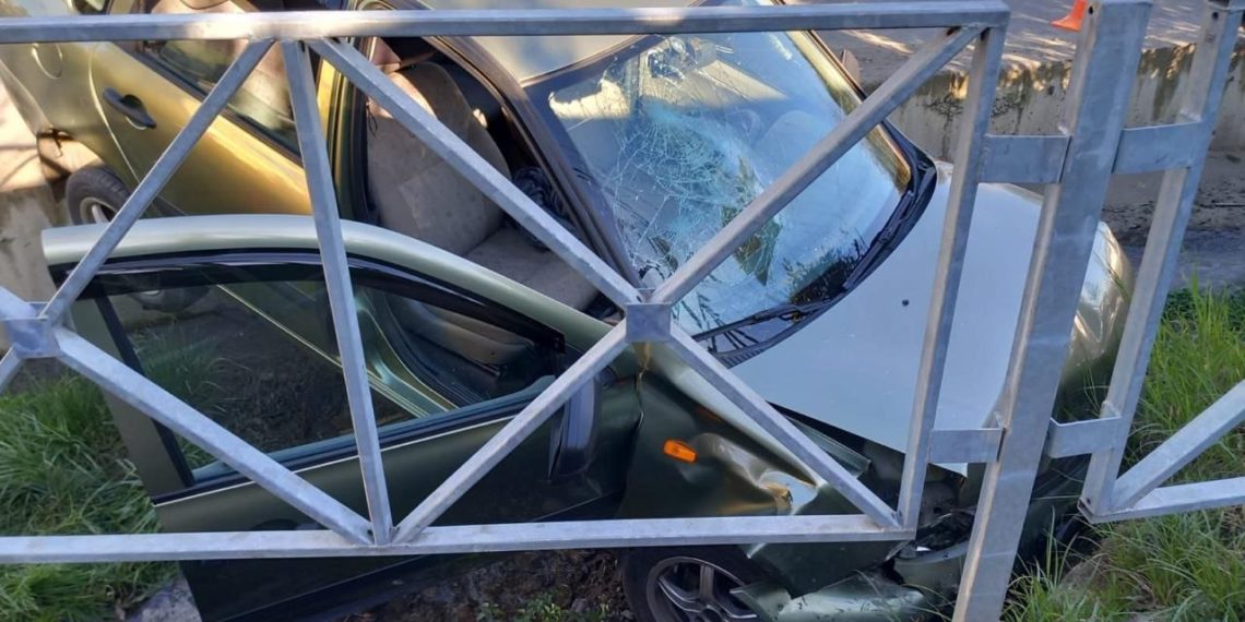 В ДТП с опрокинувшейся в канаву «Ладой» в Сочи погибла женщина