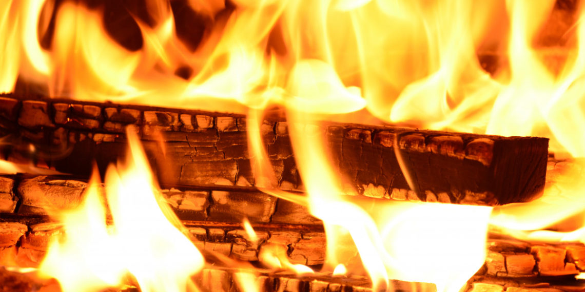 В Сочи 29 человек тушили лесной пожар