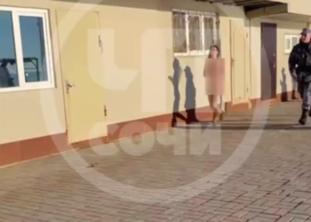 В Сочи обнаженная женщина удовлетворила всю набережную