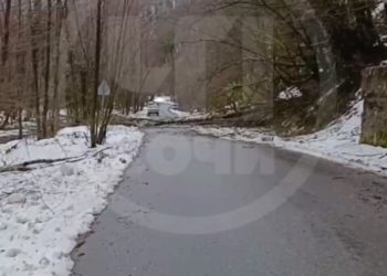 В Сочи сошедший в двух местах сель перекрыл дорогу