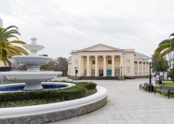 Копайгородский: в Сочи отремонтируют Летний театр