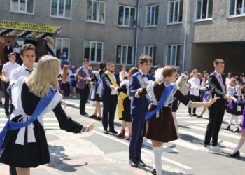 В Минпросвещения рассказали, когда на Кубани в школах прозвенят последние звонки