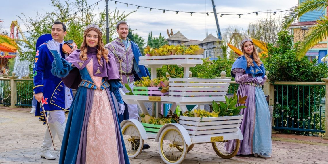 Тысячу букетов подарят гостьям Сочи Парка 8 марта